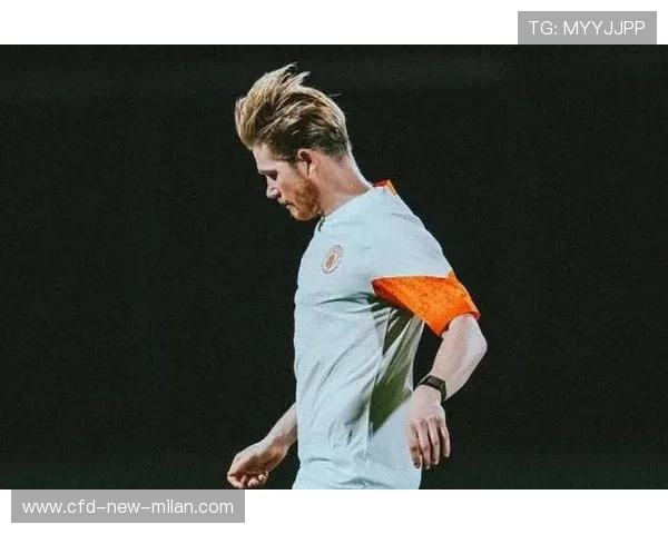 德布劳内快速任意球传递，曼城组织进攻如教科书般精密